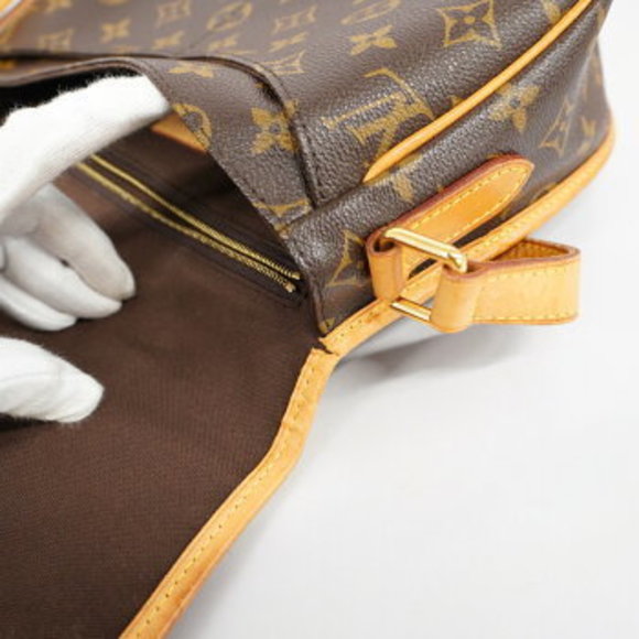 Louis Vuitton Monogram Menilmontan Shoulder Bag - Picture 9 of 12
